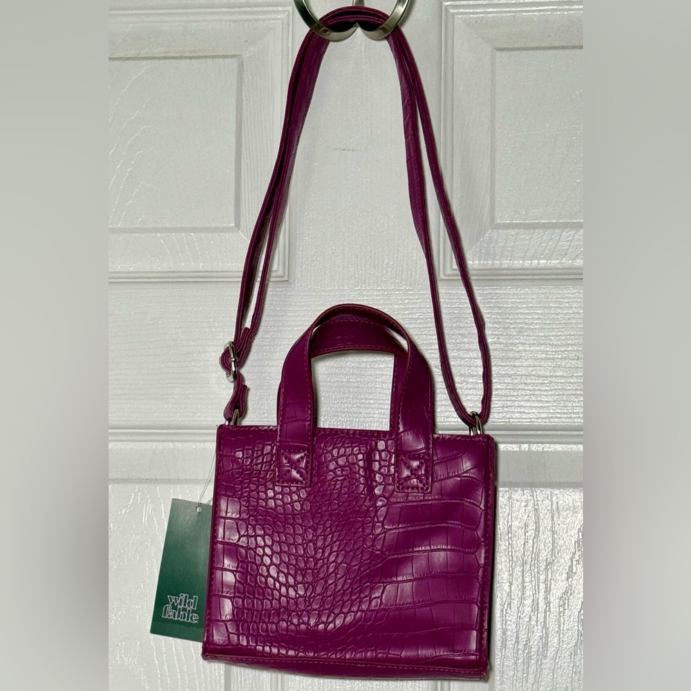 Wild Fable Pink Fusia Crossbody Bag with Croc Texture - Picture 2 of 7
